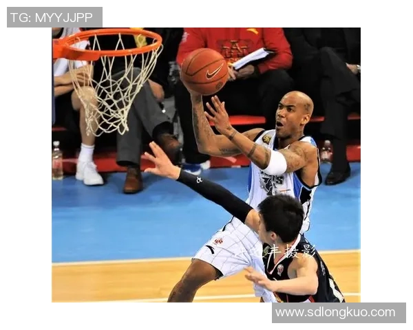 以镜头回顾西亚卡姆感人瞬间那一幕让球迷泪目动容 以镜头回顾西亚卡姆感人瞬间那一幕让球迷泪目动容