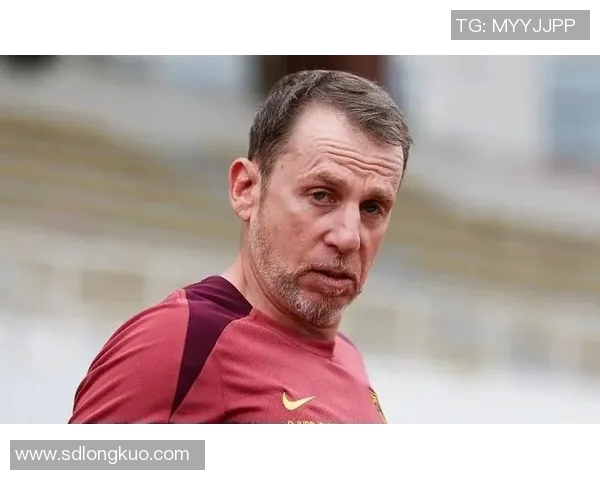 足坛掀起换帅风暴多国国家队主帅相继下课引发广泛关注