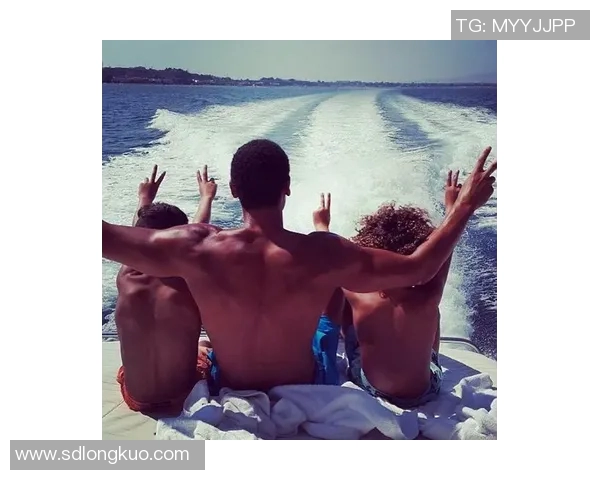 体育明星私生活大揭秘 社交媒体动态背后的真实故事 体育明星私生活大揭秘 社交媒体动态背后的真实故事